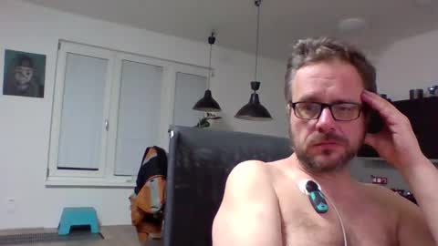 thesunnevergoesdown7 online show from 11.30.25