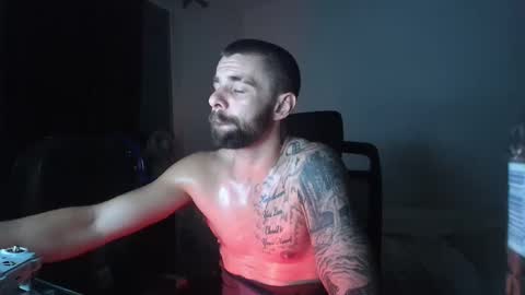 Snapshot of theufcfan_8181 chatting on 11.29.25 troy online show from 11.29.25