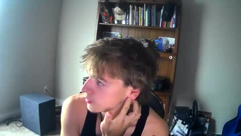 Snapshot of thevincegray chatting on 06.07.26 Vince online show from 06.07.26