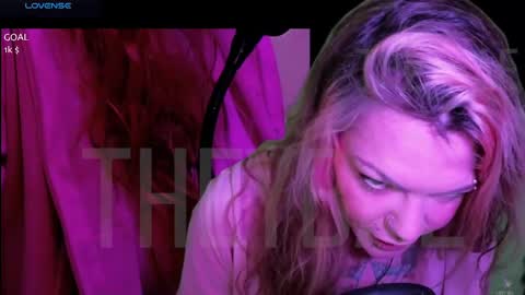 Snapshot of theybae chatting on 01.17.25 B A E online show from 01.17.25