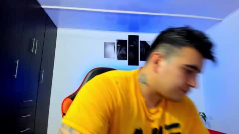 Snapshot of thiago_cp01 chatting on 03.04.25 Thiago online show from 03.04.25