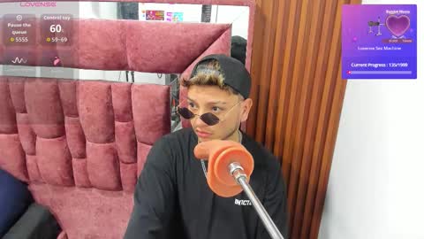 Snapshot of thiago_duvan chatting on 12.20.25 Thiago online show from 12.20.25