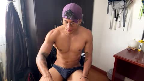 Snapshot of thiago_happy chatting on 05.12.26 thiago_happy online show from 05.12.26