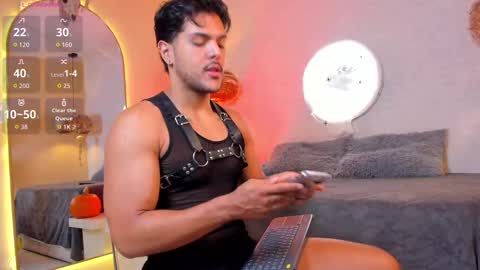 Snapshot of thiago_mercer chatting on 10.21.25 Thiago online show from 10.21.25