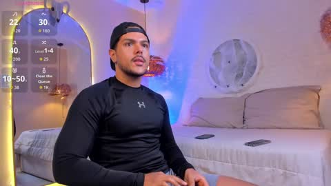 Snapshot of thiago_mercer chatting on 10.28.25 Thiago online show from 10.28.25