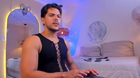 Snapshot of thiago_mercer chatting on 10.29.25 Thiago online show from 10.29.25