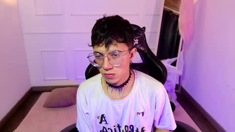 Snapshot of thiago_n_sam chatting on 10.19.25 thiago_n_sam online show from 10.19.25