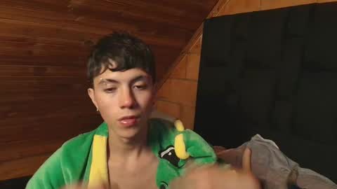 Snapshot of thiago_n_sam chatting on 10.21.25 thiago_n_sam online show from 10.21.25