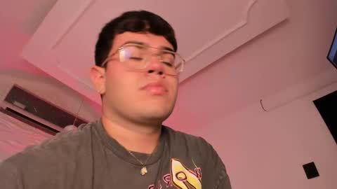 Snapshot of thiago_occonor chatting on 11.15.25 thiago_occonor online show from 11.15.25