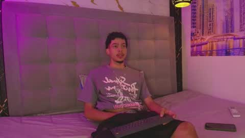 Snapshot of thiago_preston chatting on 06.23.26 Thiago online show from 06.23.26