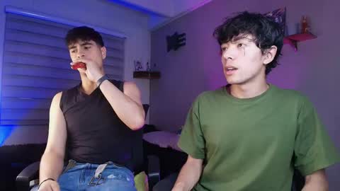 Snapshot of thiago_rockwell chatting on 10.03.25 Thiago online show from 10.03.25