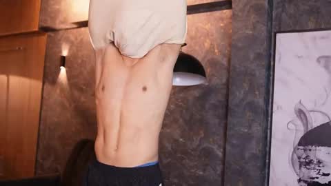 Snapshot of thiago_voss chatting on 12.15.25 Thiago online show from 12.15.25