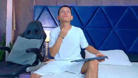 Snapshot of thiagoferrer_ chatting on 06.24.26 T H I A G O online show from 06.24.26