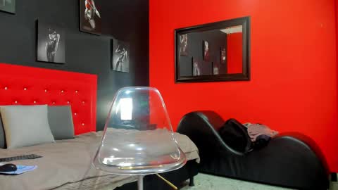 Snapshot of thiagomez17 chatting on 09.23.25 Thia Gomez online show from 09.23.25