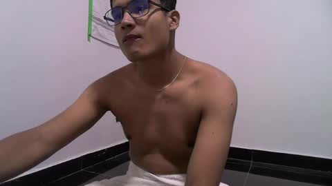 Snapshot of thiagovega_ chatting on 05.17.26 thiagovega_ online show from 05.17.26