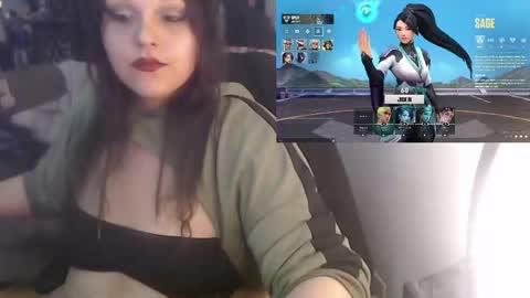 Snapshot of thiccfemme chatting on 10.23.25 ThiccFemme online show from 10.23.25