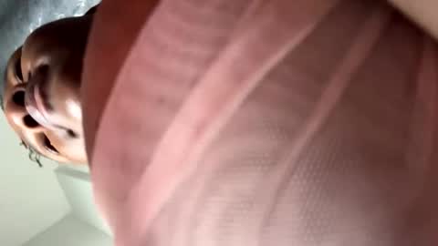 Snapshot of thick_jojo chatting on 10.28.25 Call me Taliee online show from 10.28.25