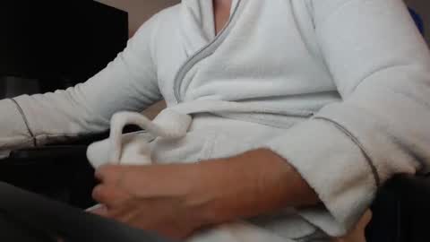 Snapshot of thickandready9090 chatting on 11.09.25 thickandready9090 online show from 11.09.25