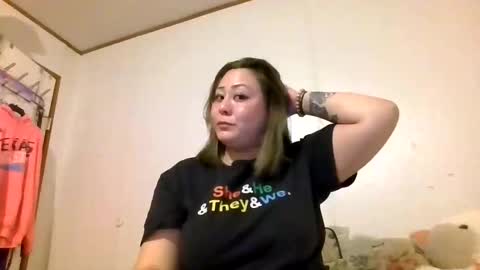 Snapshot of thickassazn93 chatting on 11.12.25 thickassazn93 online show from 11.12.25