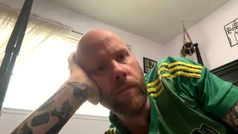 Snapshot of thickcockcali chatting on 01.03.25 CaliLove916 online show from 01.03.25