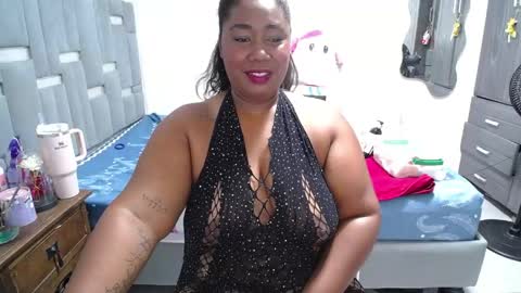Snapshot of thickebonymilf chatting on 05.21.26 XIOMARA online show from 05.21.26