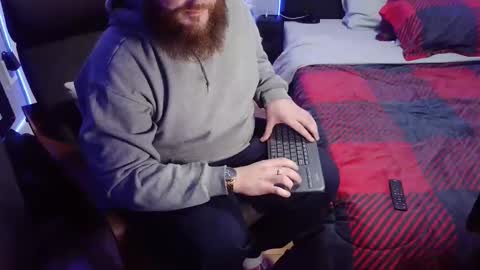 ThickHandsomeMan online show from 12.16.24