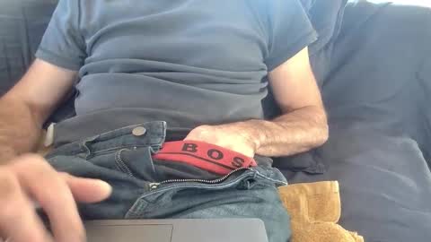 Snapshot of thickrum chatting on 11.04.25 Thickru online show from 11.04.25