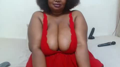 Snapshot of thicksexymellons chatting on 02.14.26 Pat online show from 02.14.26
