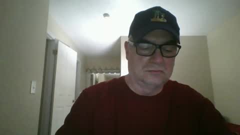 Snapshot of thickwhiteload chatting on 12.21.24 thickwhiteload online show from 12.21.24