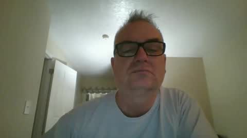 Snapshot of thickwhiteload chatting on 01.02.25 thickwhiteload online show from 01.02.25