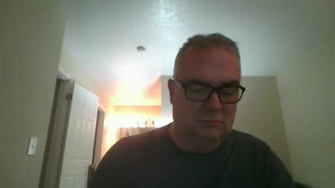 Snapshot of thickwhiteload chatting on 01.11.25 thickwhiteload online show from 01.11.25