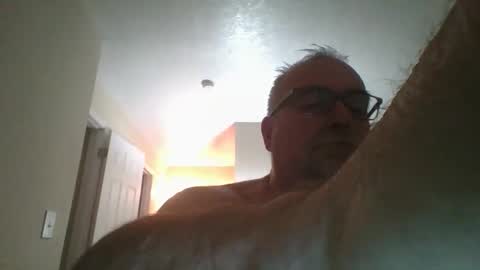 Snapshot of thickwhiteload chatting on 11.03.25 thickwhiteload online show from 11.03.25