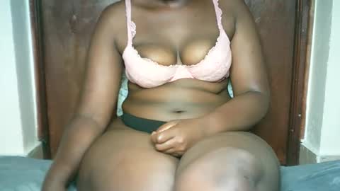 Snapshot of thickybabe_05 chatting on 01.20.25 thickybabe_05 online show from 01.20.25