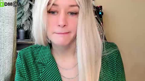 Snapshot of thief_of_hearts_ chatting on 02.23.25 thief_of_hearts_ online show from 02.23.25