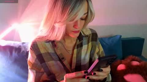 Snapshot of thief_of_hearts_ chatting on 09.10.25 thief_of_hearts_ online show from 09.10.25