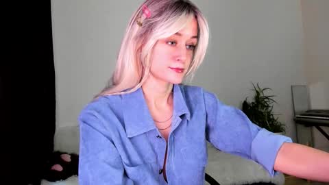 Snapshot of thief_of_hearts_ chatting on 12.15.25 thief_of_hearts_ online show from 12.15.25