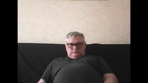 Snapshot of thierrysymp chatting on 01.01.25 Thierrysymp online show from 01.01.25