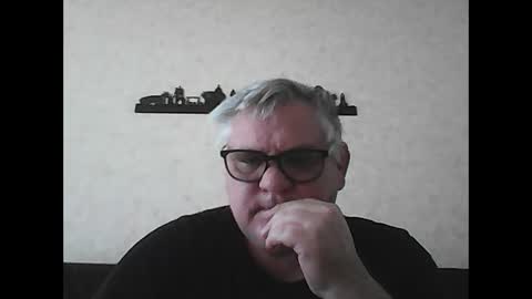 Snapshot of thierrysymp chatting on 01.12.25 Thierrysymp online show from 01.12.25