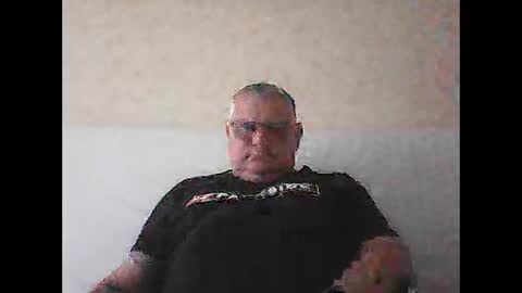 Snapshot of thierrysymp chatting on 10.13.25 Thierrysymp online show from 10.13.25