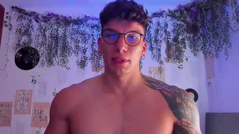 Thomas Grey online show from 03.04.25