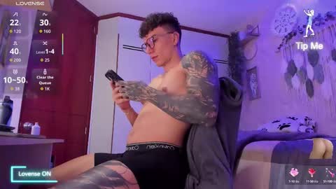 Thomas Grey online show from 09.12.25