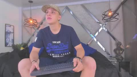 Snapshot of thomas_may4rs chatting on 02.24.25 ---Thomas--- online show from 02.24.25