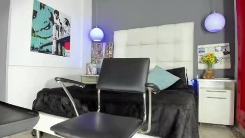 Snapshot of thomas_may4rs chatting on 03.08.25 ---Thomas--- online show from 03.08.25