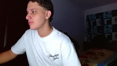 Snapshot of thomas_may4rs chatting on 11.06.25 ---Thomas--- online show from 11.06.25