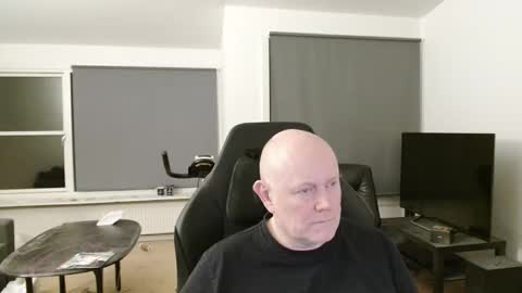 thomash32 online show from 09.13.25