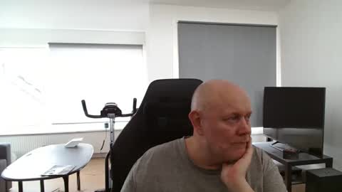 thomash32 online show from 09.21.25