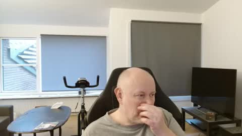 thomash32 online show from 10.05.25