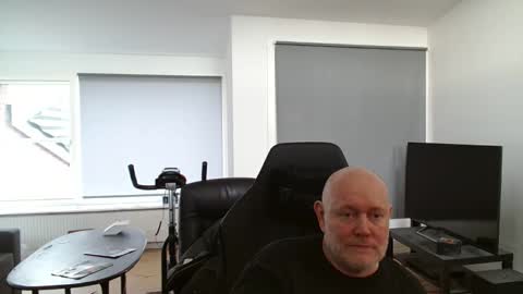 thomash32 online show from 10.16.25