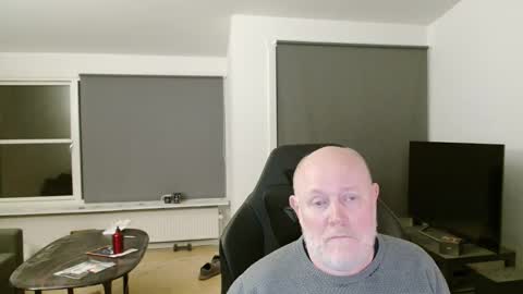 thomash32 online show from 10.24.25