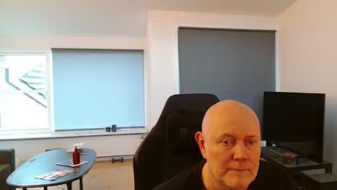 thomash32 online show from 10.28.25